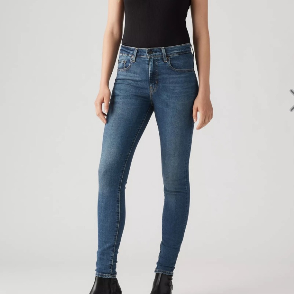 Levi’s 721 HIGH RISE SKINNY WOMEN'S JEANS in Blue Wave - Dark Wash Size 28